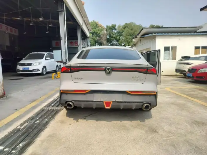 Changan UNI-V 2022 Model 1.5T Smart Pilot Model – фото 5