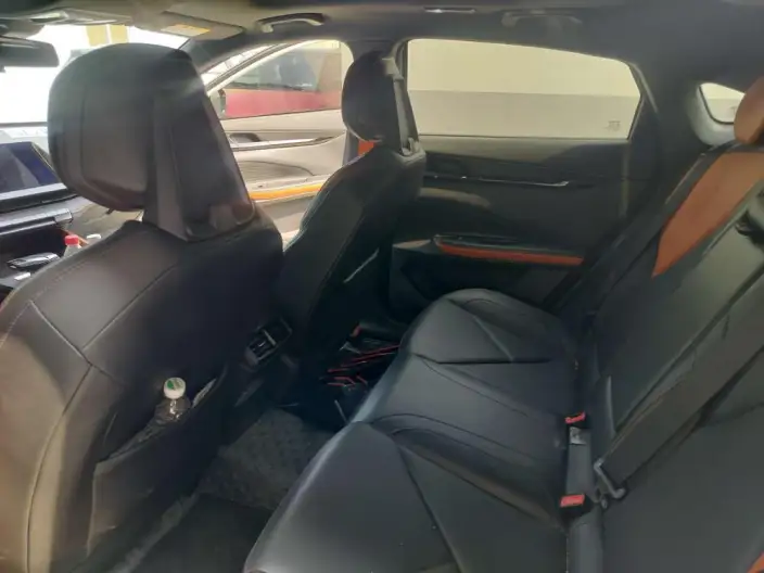 Changan UNI-V 2022 Model 1.5T Smart Pilot Model – фото 10