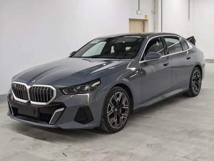 BMW 5 Series 2024 Model 530Li Exclusive Model M Sports Set – фото 1