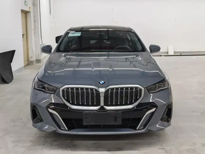 BMW 5 Series 2024 Model 530Li Exclusive Model M Sports Set – фото 2
