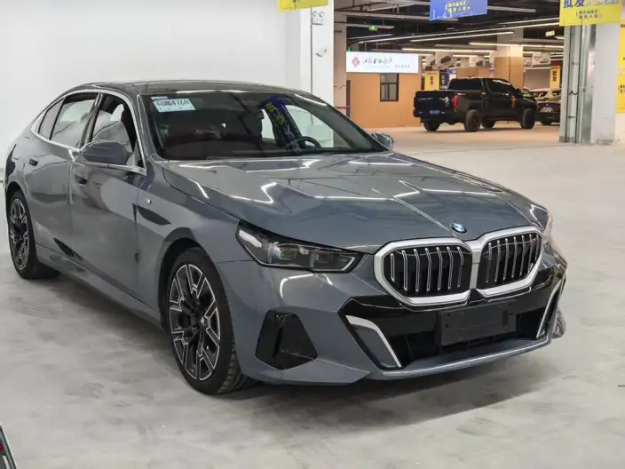 BMW 5 Series 2024 Model 530Li Exclusive Model M Sports Set – фото 3