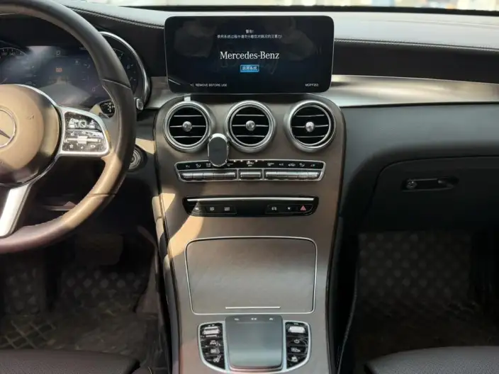 Mercedes-Benz GLC 2022 Model Facelift GLC 260 L 4MATIC Luxury Model – фото 8
