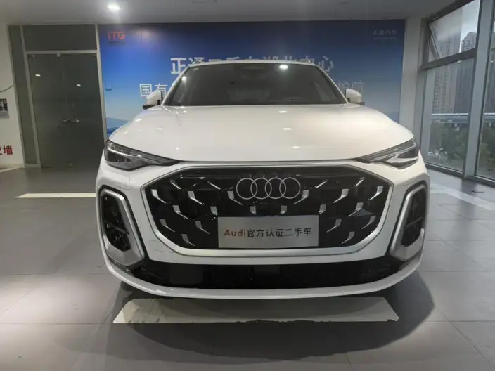 Audi Q5L 2026 Model 2.0T 10M Users Edition Edition