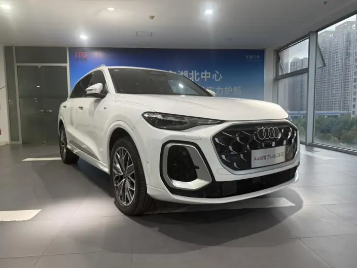Audi Q5L 2026 Model 2.0T 10M Users Edition Edition