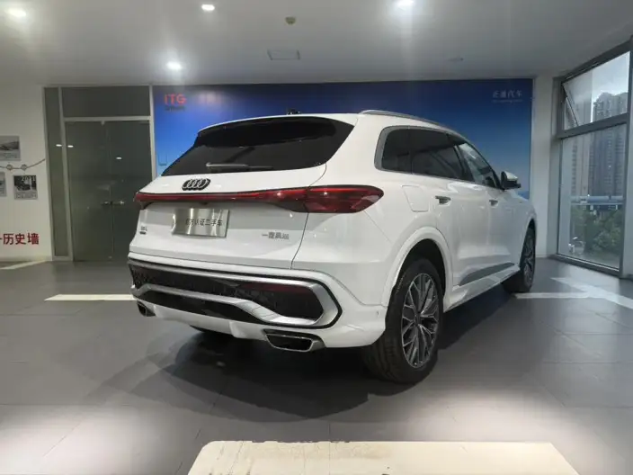 Audi Q5L 2026 Model 2.0T 10M Users Edition Edition – фото 5