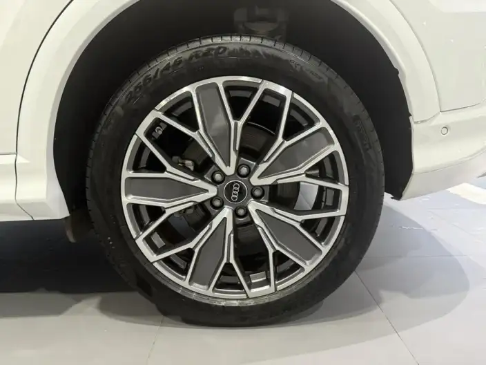 Audi Q5L 2026 Model 2.0T 10M Users Edition Edition – фото 7