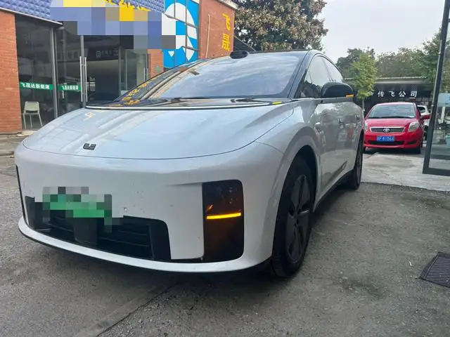 Li Auto i8 2025 Model Standard Edition