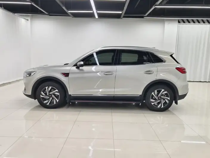 Hongqi HS5 2022 Model Facelift 2.0T Smart Flag Enjoy Edition