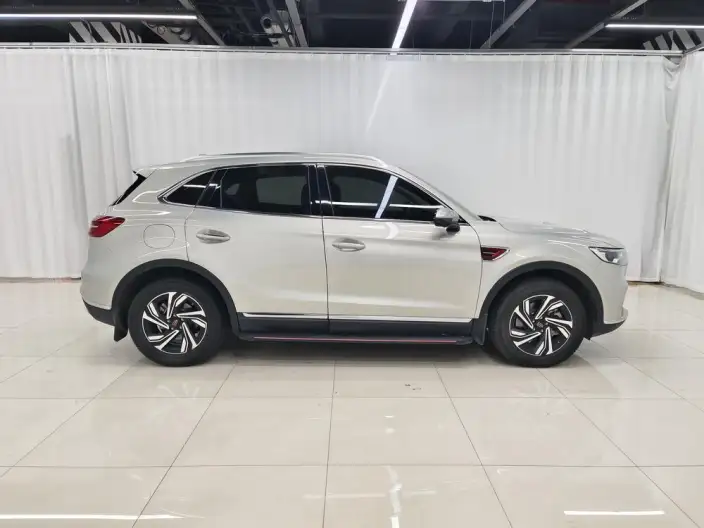 Hongqi HS5 2022 Model Facelift 2.0T Smart Flag Enjoy Edition – фото 8