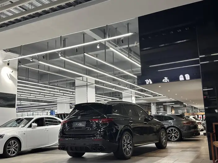 Mercedes-Benz GLC AMG 2024 Model AMG GLC 43 4MATIC – фото 2