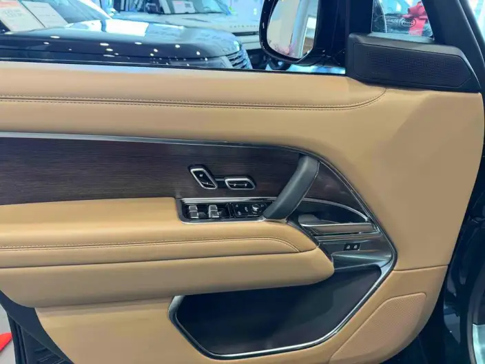Range Rover 2023 Model 3.0 L6 400PS Shengshi VII seat Extended Edition – фото 9