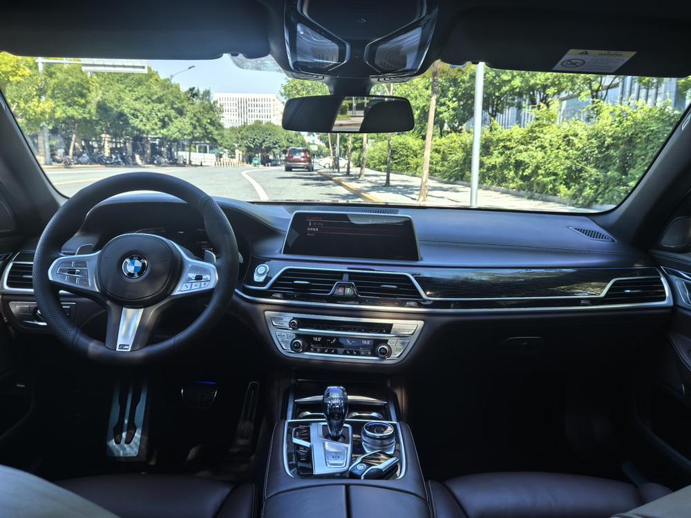 BMW 7 Series 2021 730Li M Sport Package – фото 14