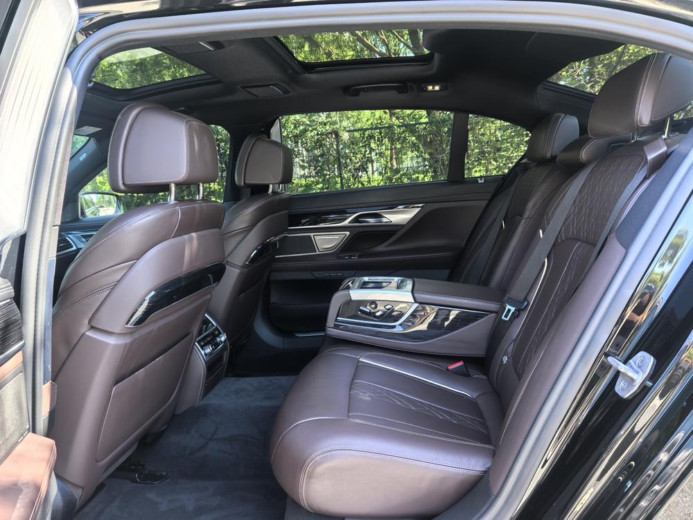 BMW 7 Series 2021 730Li M Sport Package – фото 18