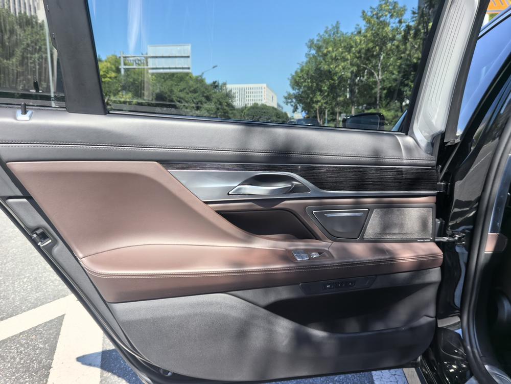 BMW 7 Series 2021 730Li M Sport Package – фото 19