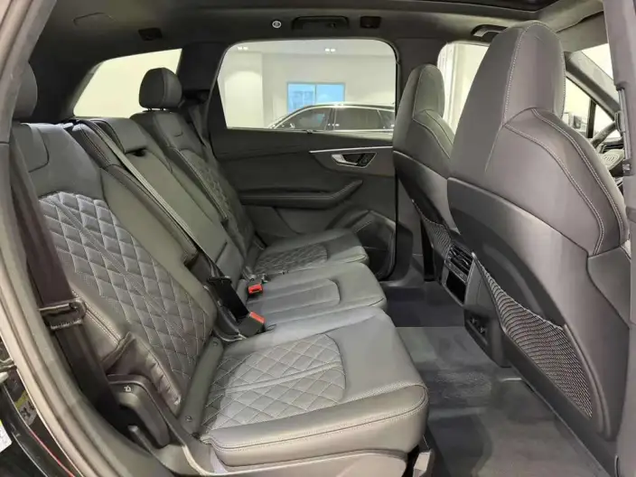 AUDI SQ7 2024 Model 4.0 TFSI – фото 9