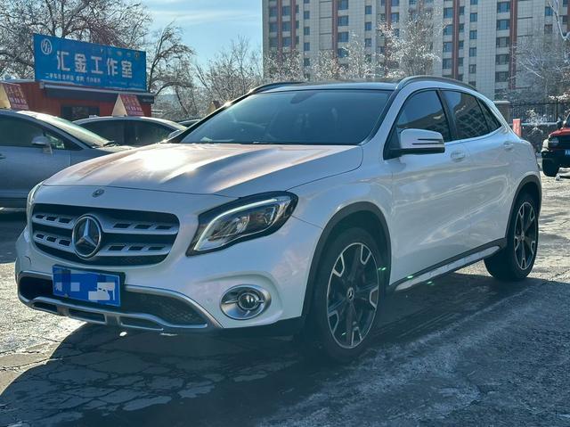 Mercedes-Benz GLA 2017 GLA 220 4MATIC Luxury – фото 1