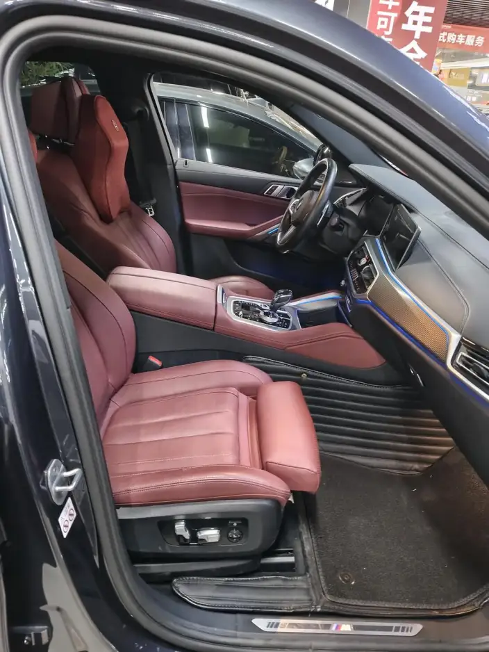 BMW X6 2022 Model xDrive40i Exclusive Model M Sports Set – фото 8