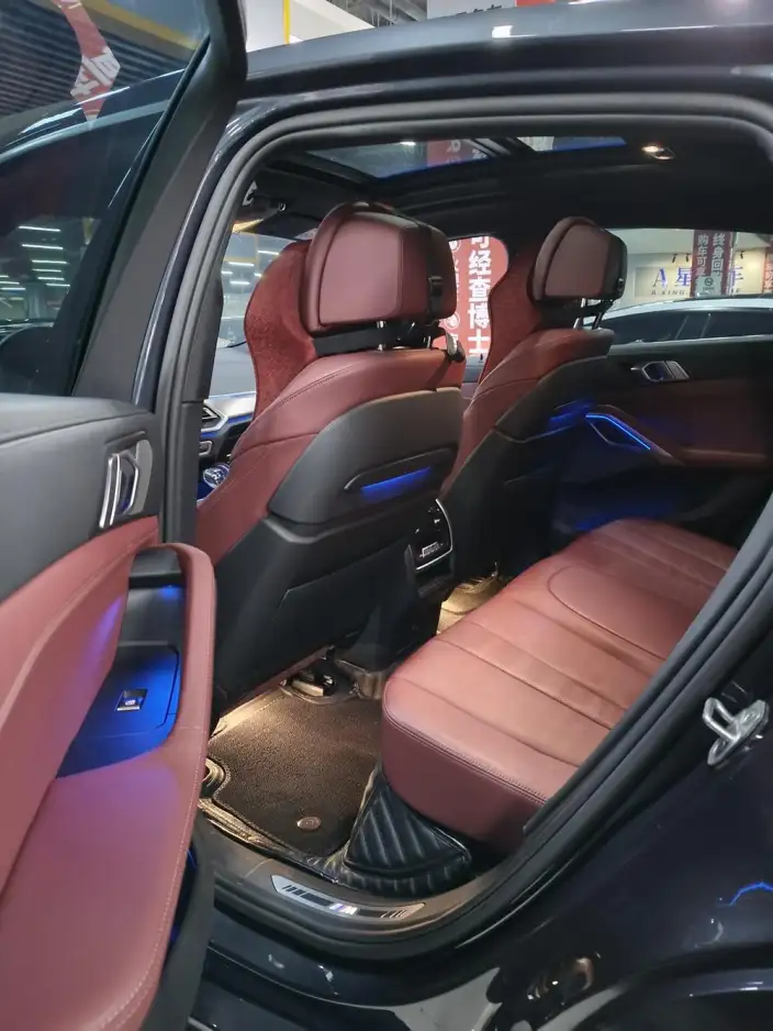 BMW X6 2022 Model xDrive40i Exclusive Model M Sports Set – фото 9