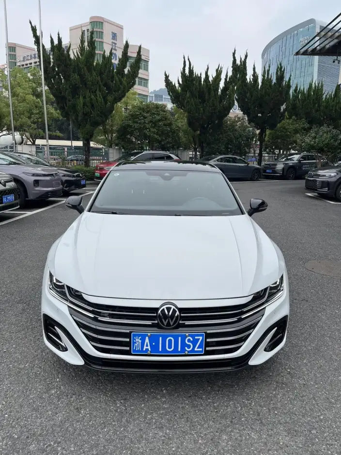 Volkswagen CC 2024 Model 380TSI Eye-catching version