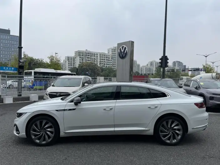 Volkswagen CC 2024 Model 380TSI Eye-catching version