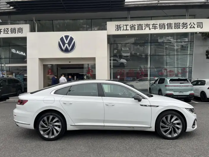 Volkswagen CC 2024 Model 380TSI Eye-catching version – фото 7