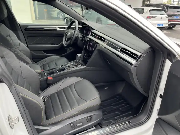 Volkswagen CC 2024 Model 380TSI Eye-catching version – фото 8