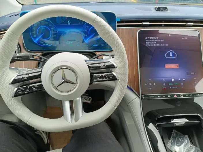 Mercedes-Benz EQE 2025 Model EQE 500 4MATIC Deluxe Edition – фото 9