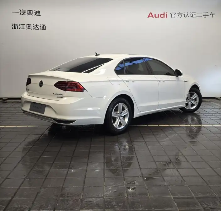 Volkswagen Lamando 2021 Model 230TSI DSG Fashion edition