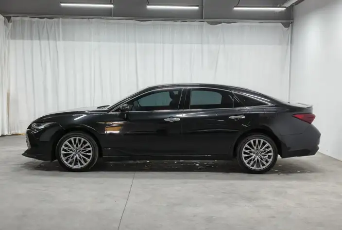 Toyota Avalon 2024 Model Intelligent Hybrid 2.5L E-CVT XLE Premium Edition