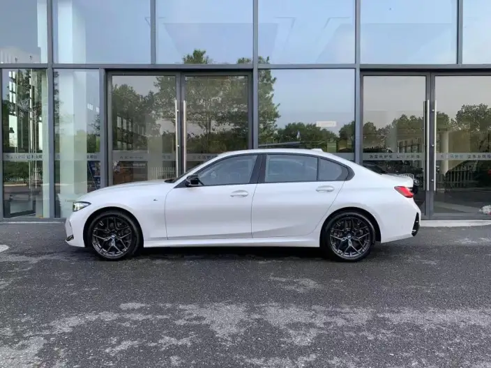 BMW 3 Series 2025 Model 330Li M Sports Night Set