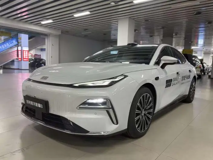 Geely Galaxy E8 PHEV 2025 Model 130km EM-P Galaxy Edition
