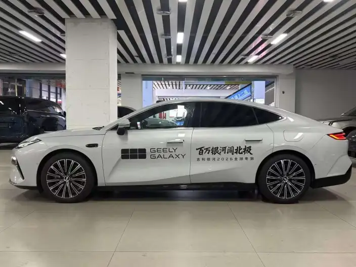 Geely Galaxy E8 PHEV 2025 Model 130km EM-P Galaxy Edition