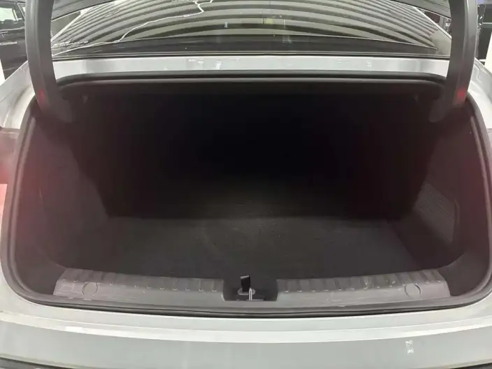 Geely Galaxy E8 PHEV 2025 Model 130km EM-P Galaxy Edition – фото 10