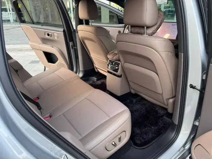 Li Auto i6 2025 Model 4WD Standard Edition – фото 7