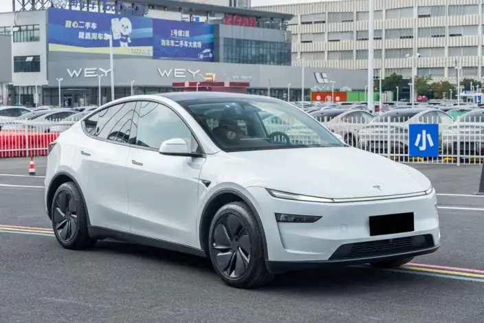 Model Y 2025 Model Rear-wheel drive version
