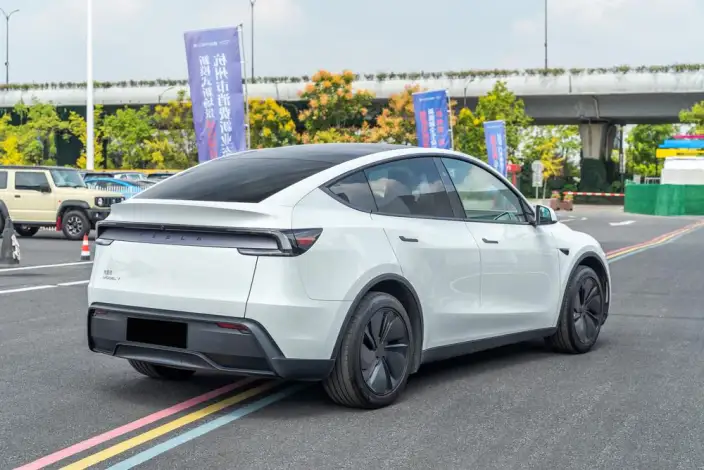 Model Y 2025 Model Rear-wheel drive version – фото 7