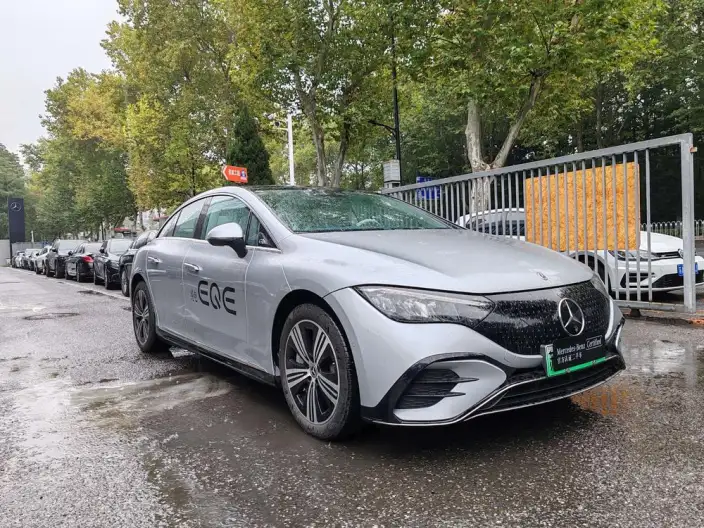 Mercedes-Benz EQE 2025 Model EQE 500 4MATIC Deluxe Edition – фото 3