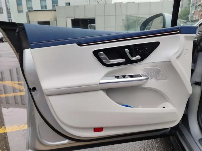 Mercedes-Benz EQE 2025 Model EQE 500 4MATIC Deluxe Edition – фото 10