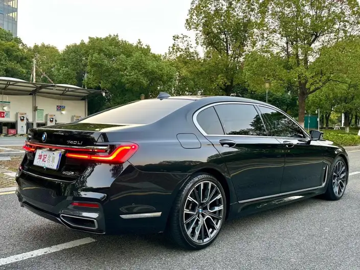 BMW 7 Series 2021 Model 740Li Leading Model M Sports Set – фото 4