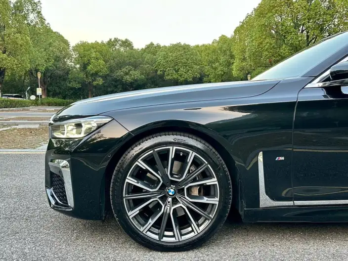 BMW 7 Series 2021 Model 740Li Leading Model M Sports Set – фото 8