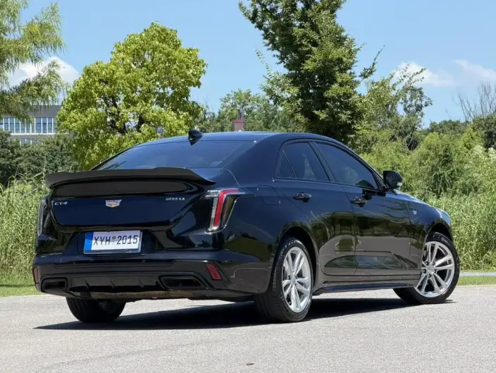 Cadillac CT4 2022 Model 28T Fashion Model – фото 6