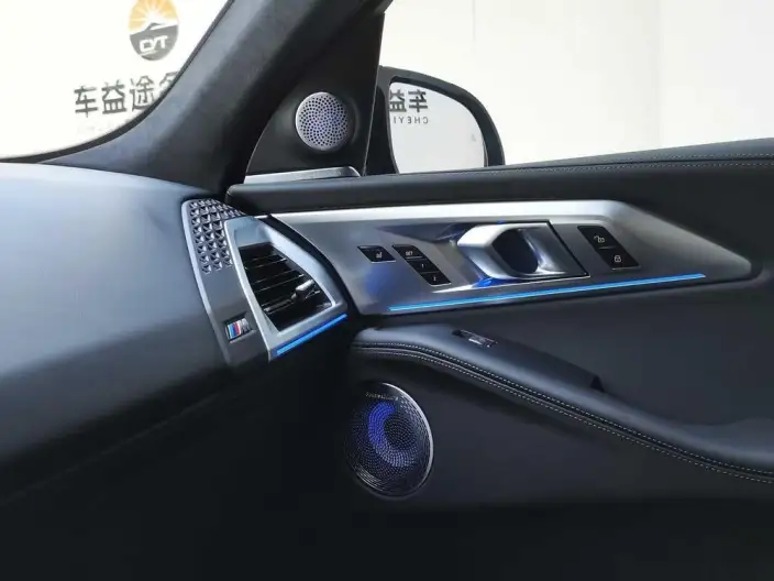 BMW XM 2023 Model 50e – фото 8