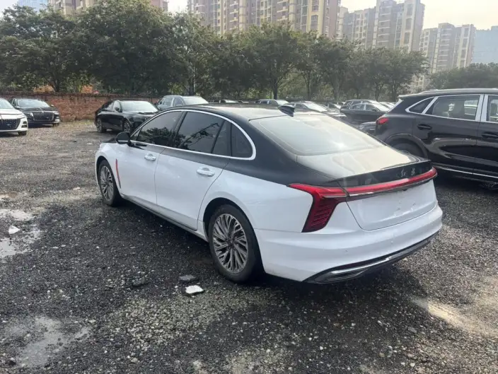 Hongqi H5 2023 Model 2.0T Automatic Flag Enjoy Edition