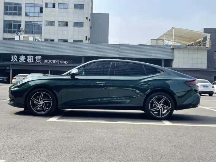 MG7 2025 Model 1.5T DCT Deluxe Edition