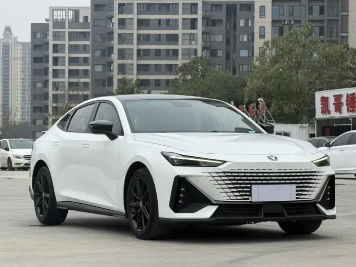 Changan UNI-V 2023 Model 1.5T Noble Model – фото 3