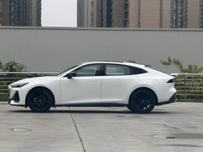 Changan UNI-V 2023 Model 1.5T Noble Model – фото 4