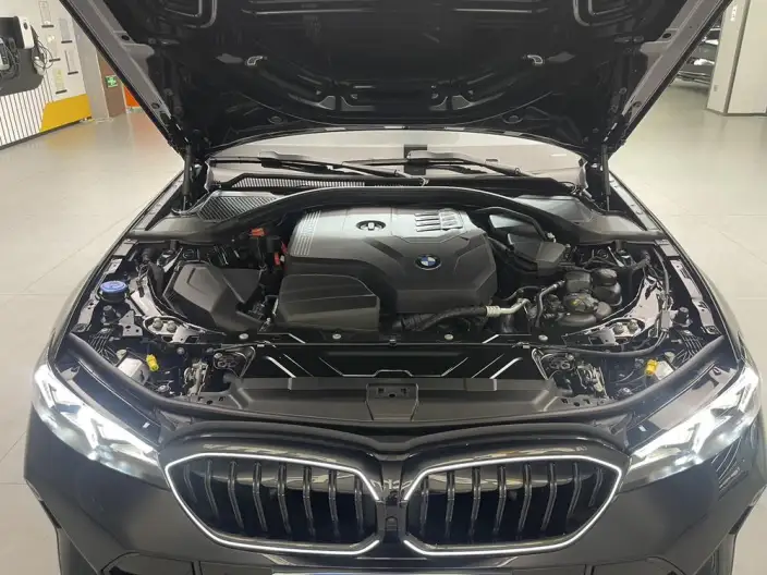 BMW 3 Series 2025 Model 330Li M Sports Night Set – фото 9
