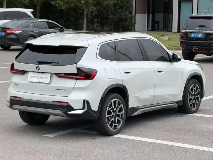 BMW X1 2023 Model sDrive25Li X Design Set – фото 7