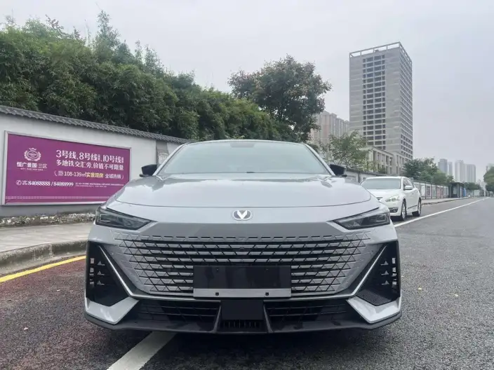 Changan UNI-V 2022 Model 1.5T Noble Model – фото 2