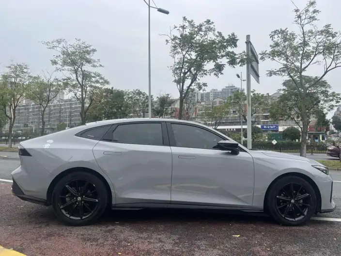 Changan UNI-V 2022 Model 1.5T Noble Model – фото 8